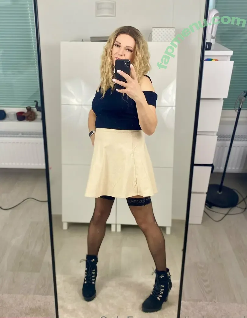 imlauracd nude photo #0033 (imlauraemilia)