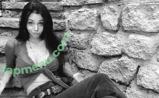 India Eisley nude photo #0150 (indiaeisley)