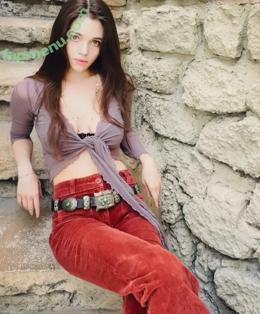 India Eisley nude photo #0153 (indiaeisley)