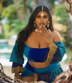 indiankitty95 / kittykitty95 / shainapriya_ nude photo #0016