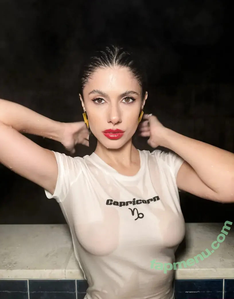 Ine Strocchia nude photo #0004 (Ine Strocchia)
