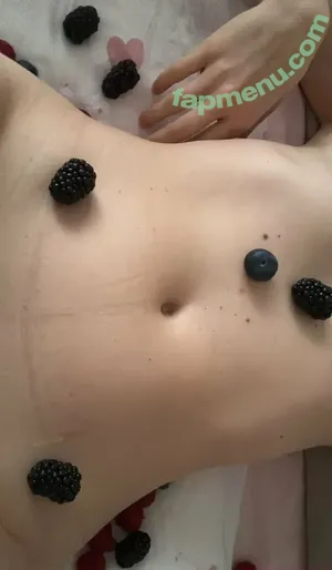  nude photo #0004