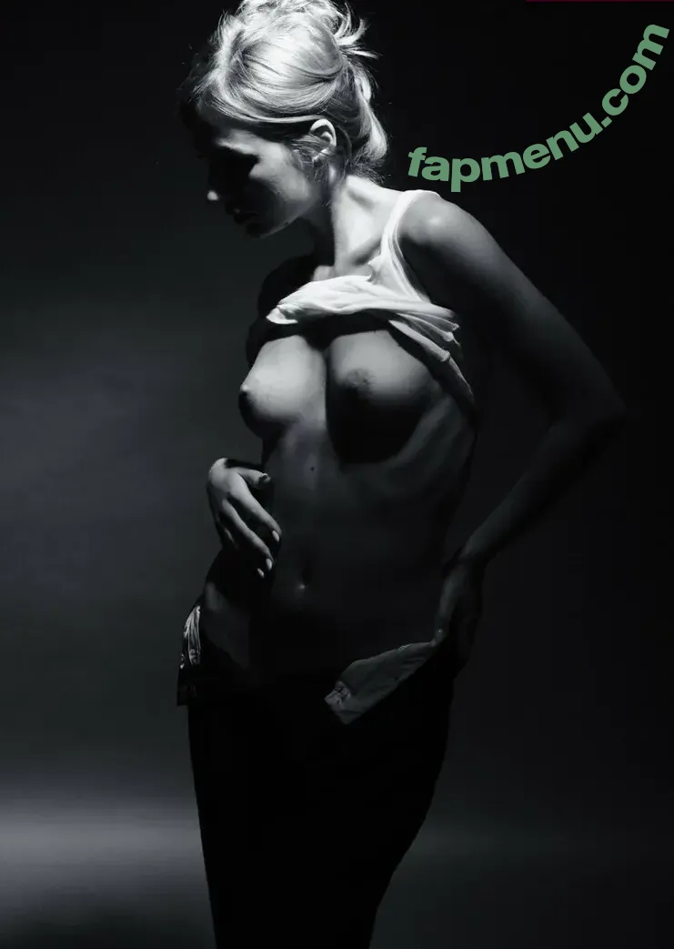 iolankaaa nude photo #0002 (iolankaaa)
