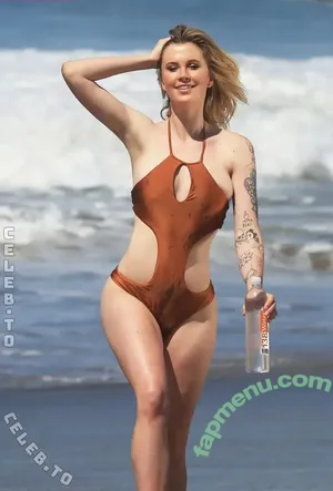Ireland Baldwin / chloebaldwin... / irelandbasingerbaldwin nude photo #0648