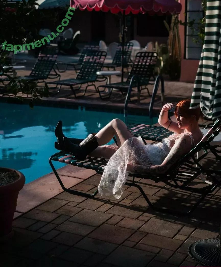 Ireland Baldwin nude photo #0092 (chloebaldwin... / irelandirelandireland)