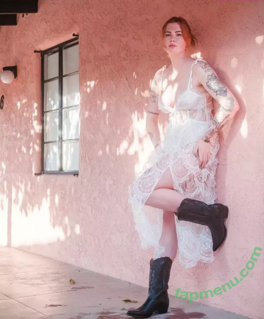 Ireland Baldwin nude photo #0095 (chloebaldwin... / irelandirelandireland)