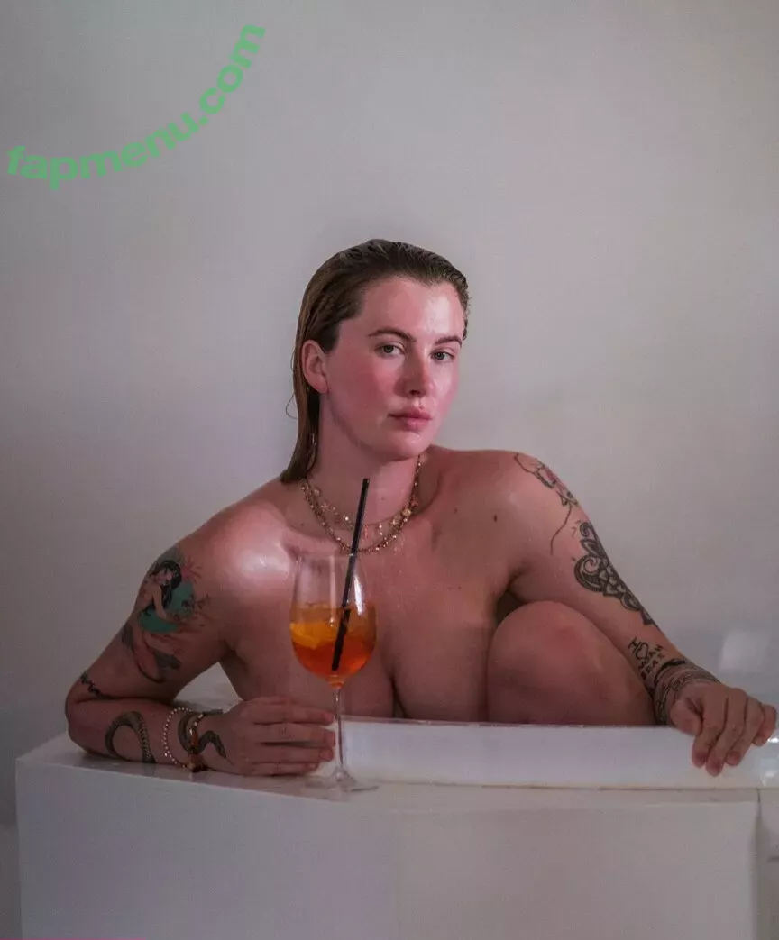 Ireland Baldwin nude photo #0119 (chloebaldwin... / irelandirelandireland)