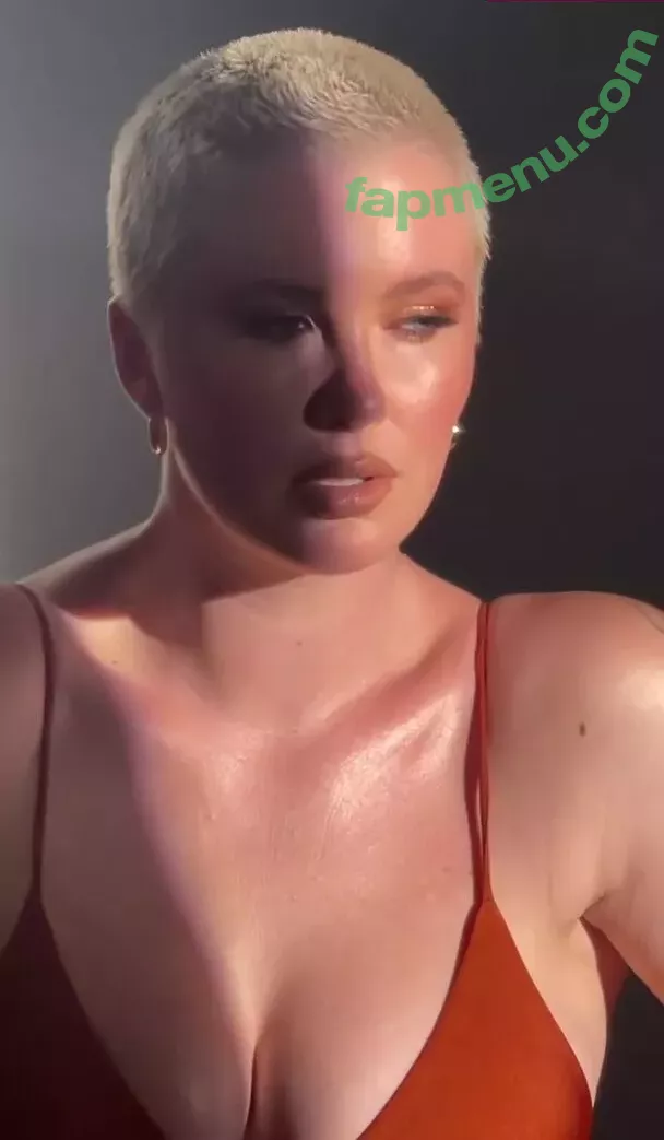 Ireland Baldwin nude photo #0130 (chloebaldwin... / irelandirelandireland)