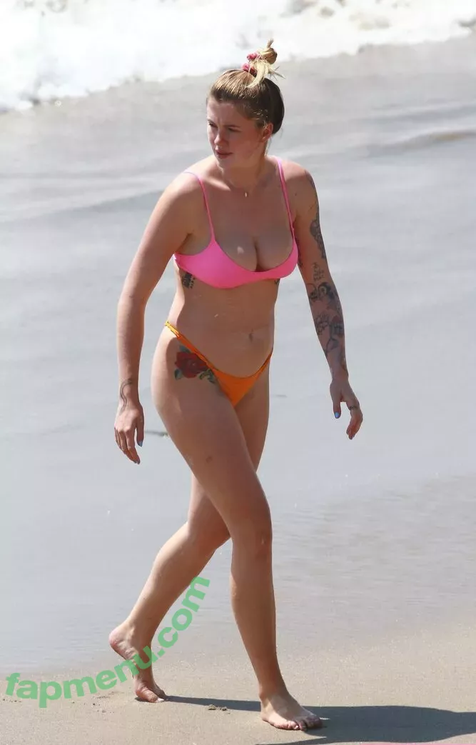 Ireland Baldwin nude photo #0151 (chloebaldwin... / irelandirelandireland)