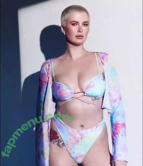 Ireland Baldwin nude photo #0153 (chloebaldwin... / irelandirelandireland)