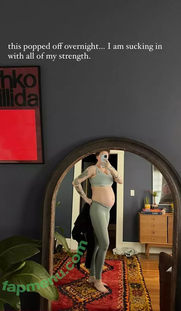 Ireland Baldwin nude photo #0162 (chloebaldwin... / irelandirelandireland)