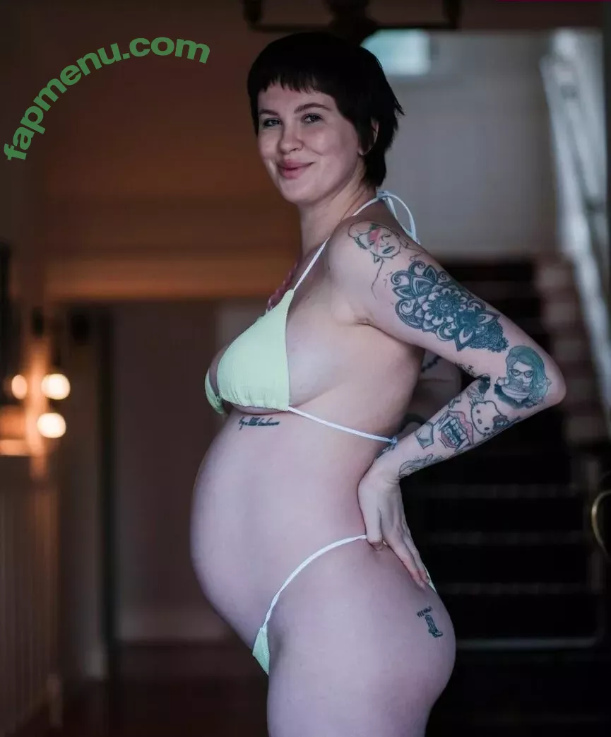 Ireland Baldwin nude photo #0165 (chloebaldwin... / irelandirelandireland)