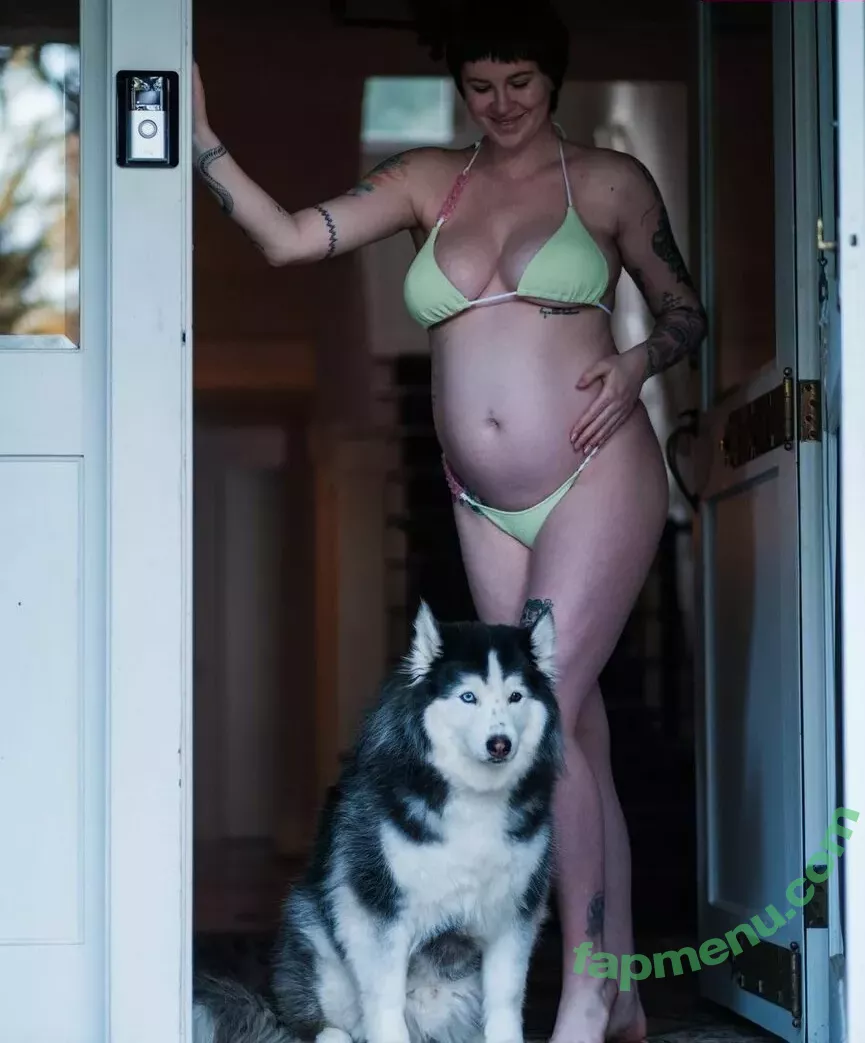 Ireland Baldwin nude photo #0167 (chloebaldwin... / irelandirelandireland)