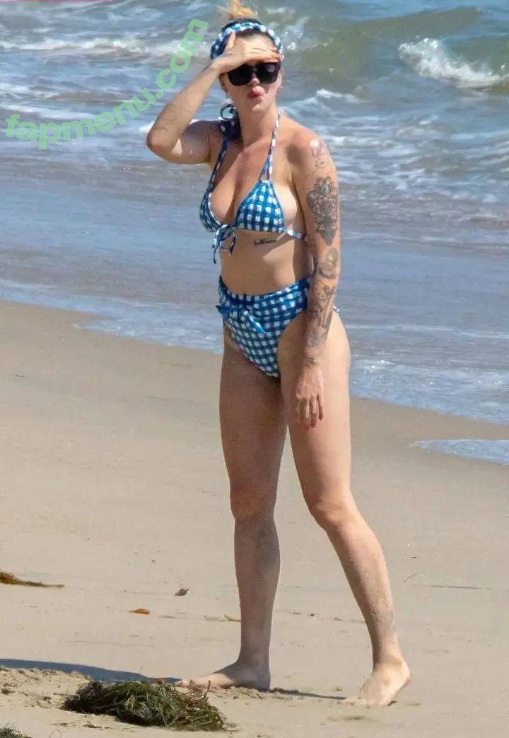 Ireland Baldwin nude photo #0576 (chloebaldwin... / irelandirelandireland)