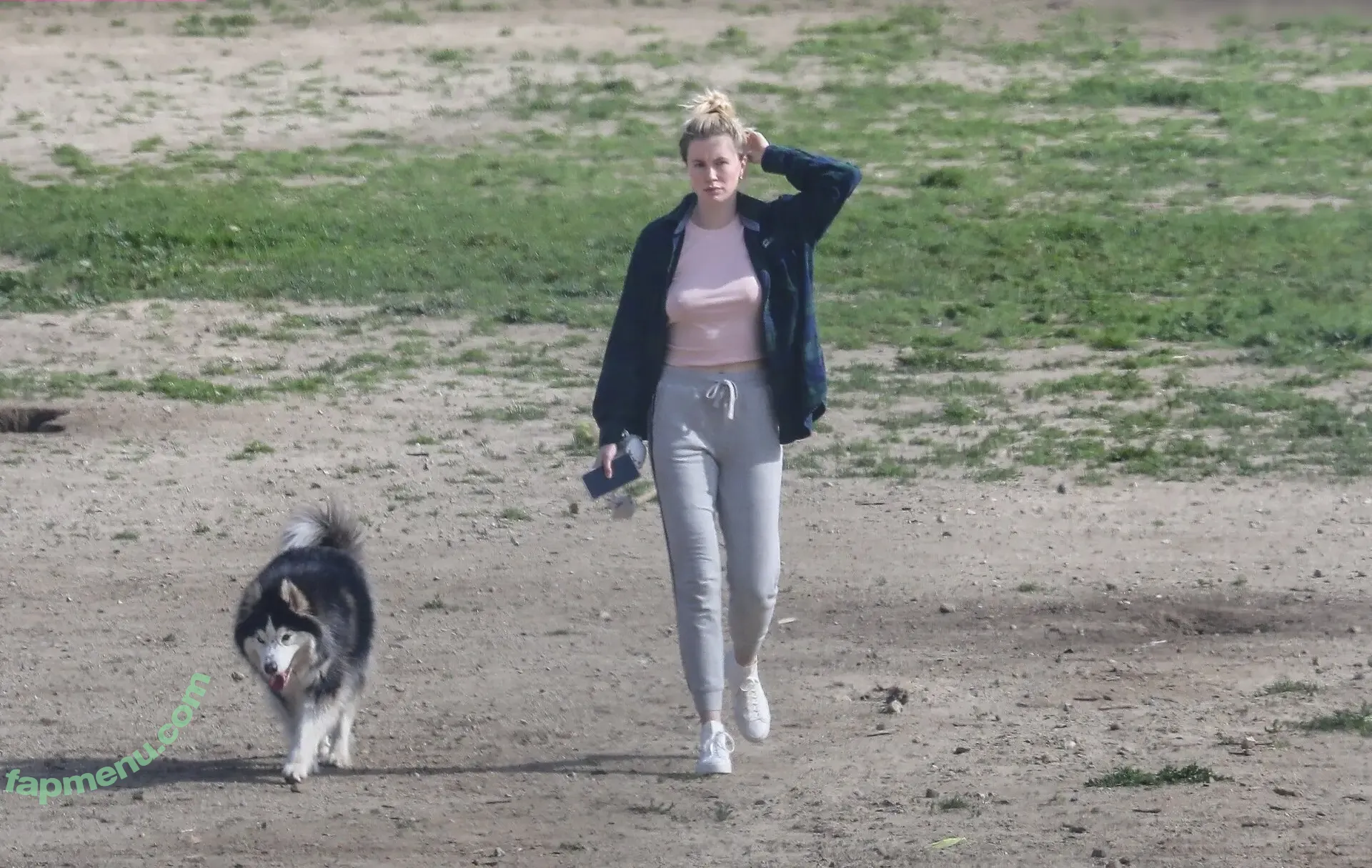 Ireland Baldwin nude photo #0635 (chloebaldwin... / irelandbasingerbaldwin)