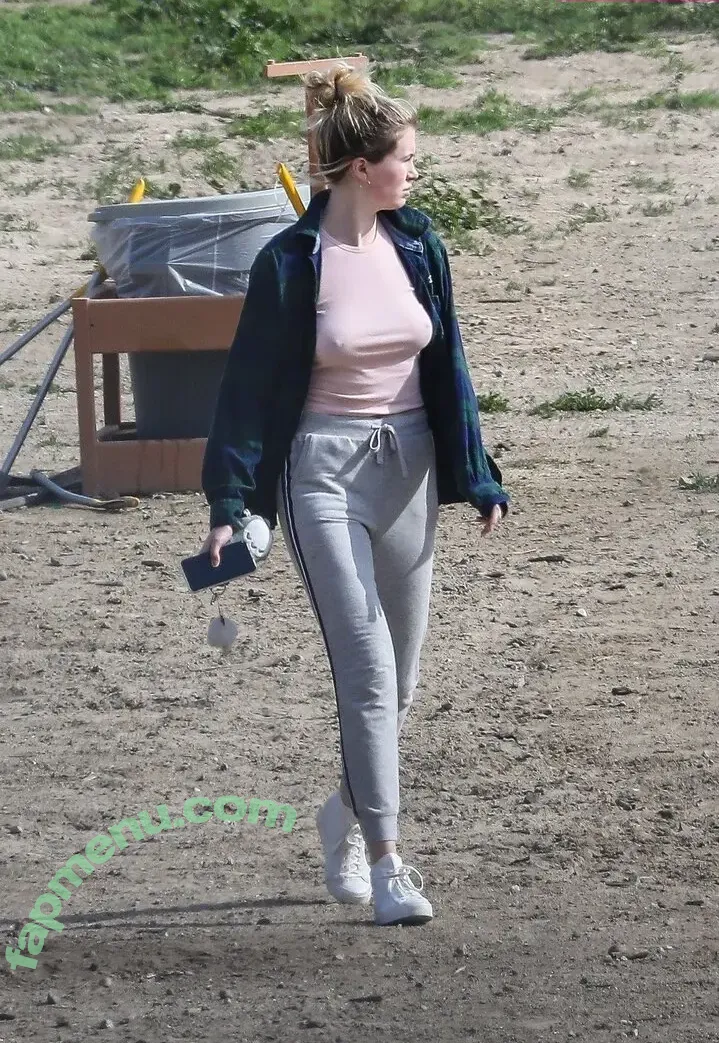 Ireland Baldwin nude photo #0641 (chloebaldwin... / irelandbasingerbaldwin)
