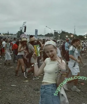 Iris Apatow / irisapatow nude photo #0140