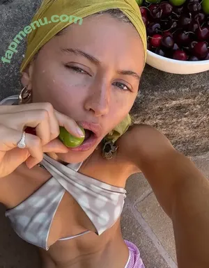 Iris Law / icelandicgirl69 / lirisaw nude photo #0292