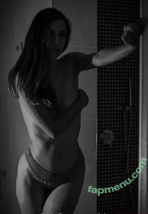 irisascensao / irisascensao13 / Íris nude photo #0045