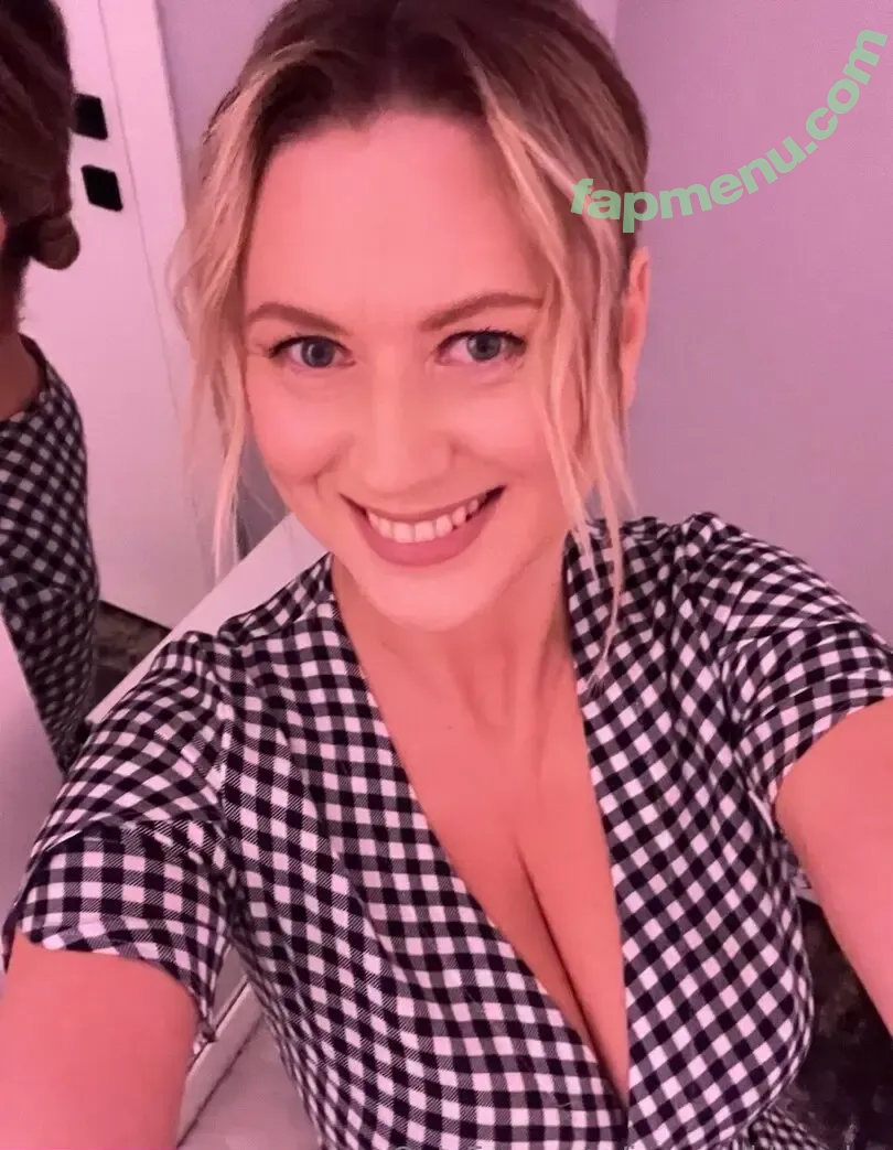 iryna.olkhovska nude photo #0002 (olhovska_tv)
