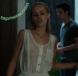 Isabel Lucas / isabellucas nude photo #0016
