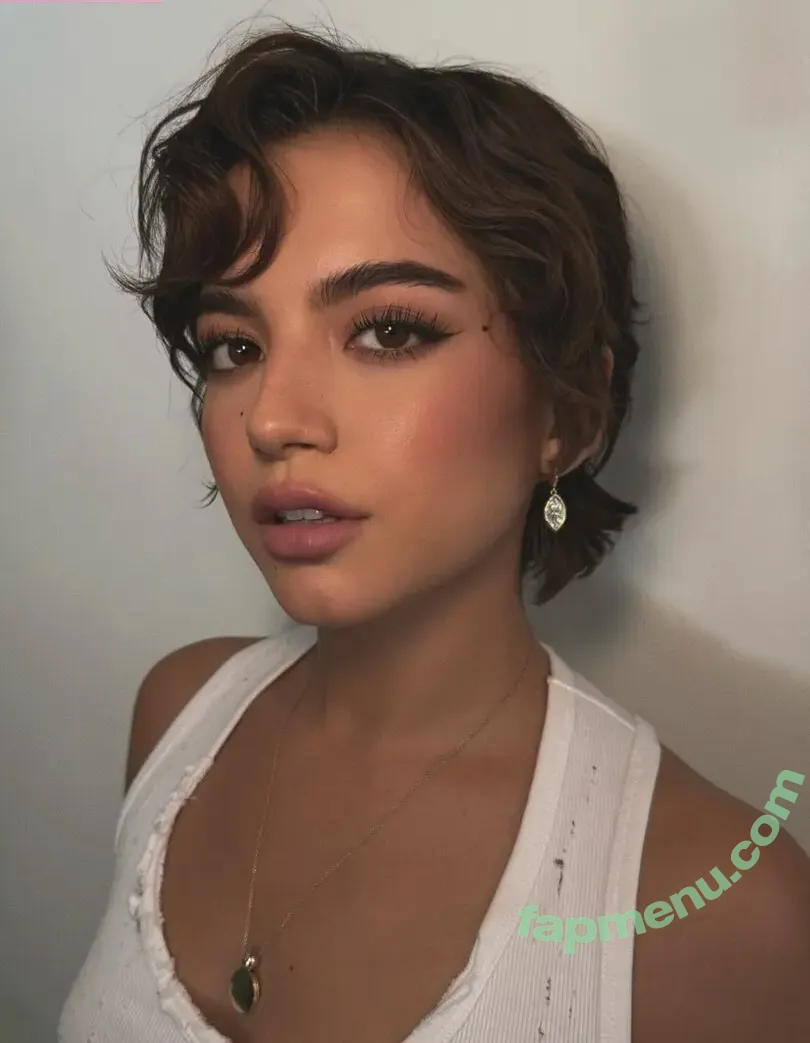 Isabela Merced nude photo #1630 (isabelamerced)