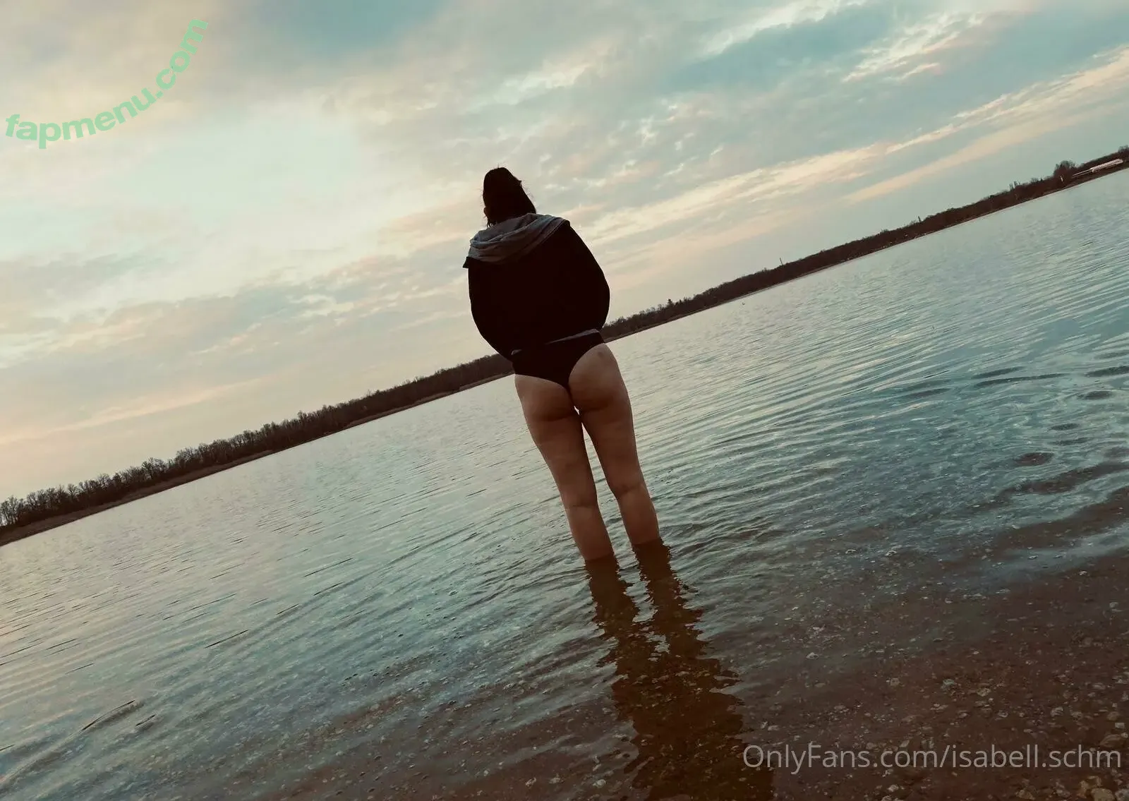 Isabell.schm nude photo #0009 (Isabell.schm)