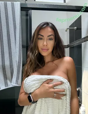 isabellahartvip / imisabellahart nude photo #0004