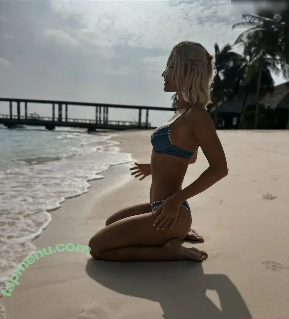 Isi Glück nude photo #0354 (isi_glueck / isi_glück)