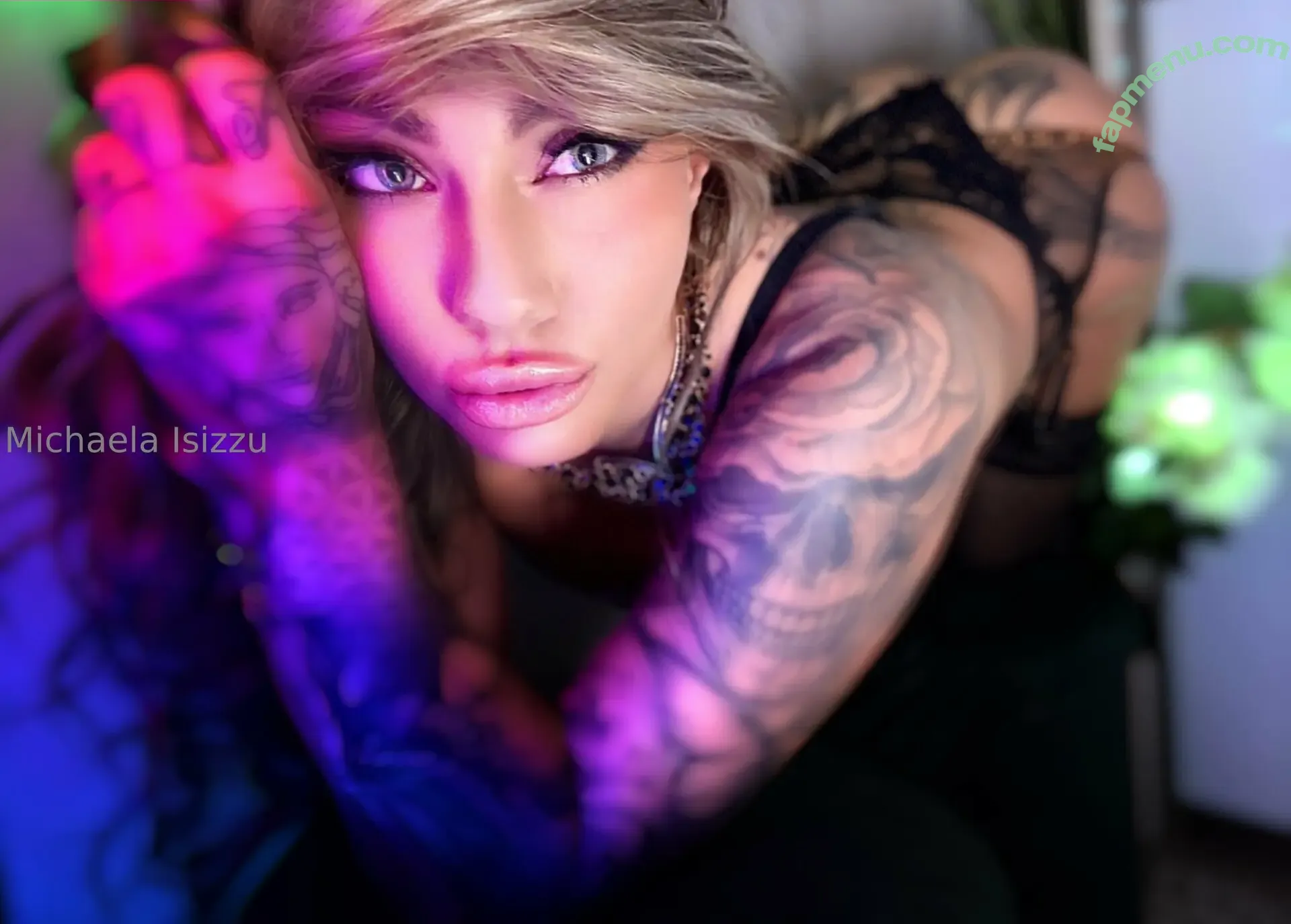 isizzu nude photo #0115 (michaela.isizzu.of)