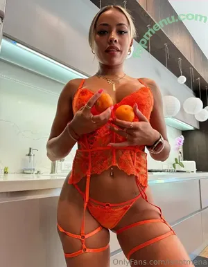 isnotmena / ximena.saenzz nude photo #0010
