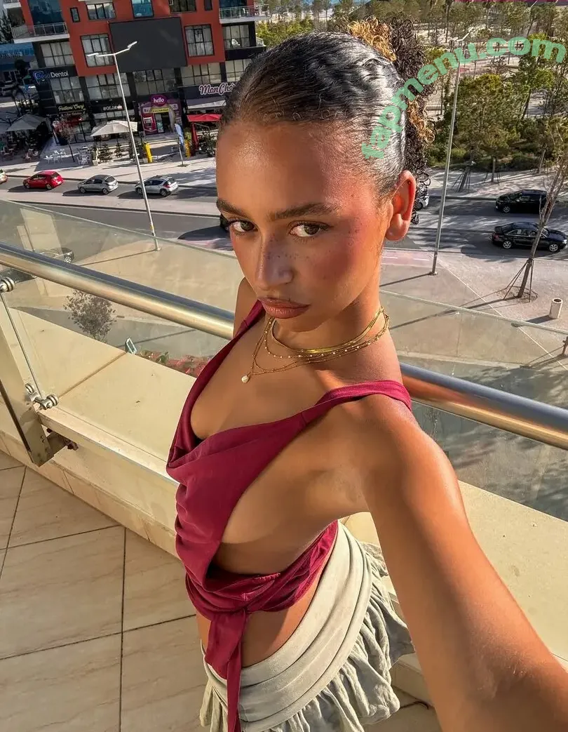 Isseyobm nude photo #0002 (Isseyobm)