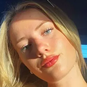  nude photo #0004