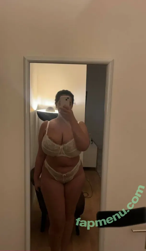 Istpiment nude photo #0003 (Pimentrougee)