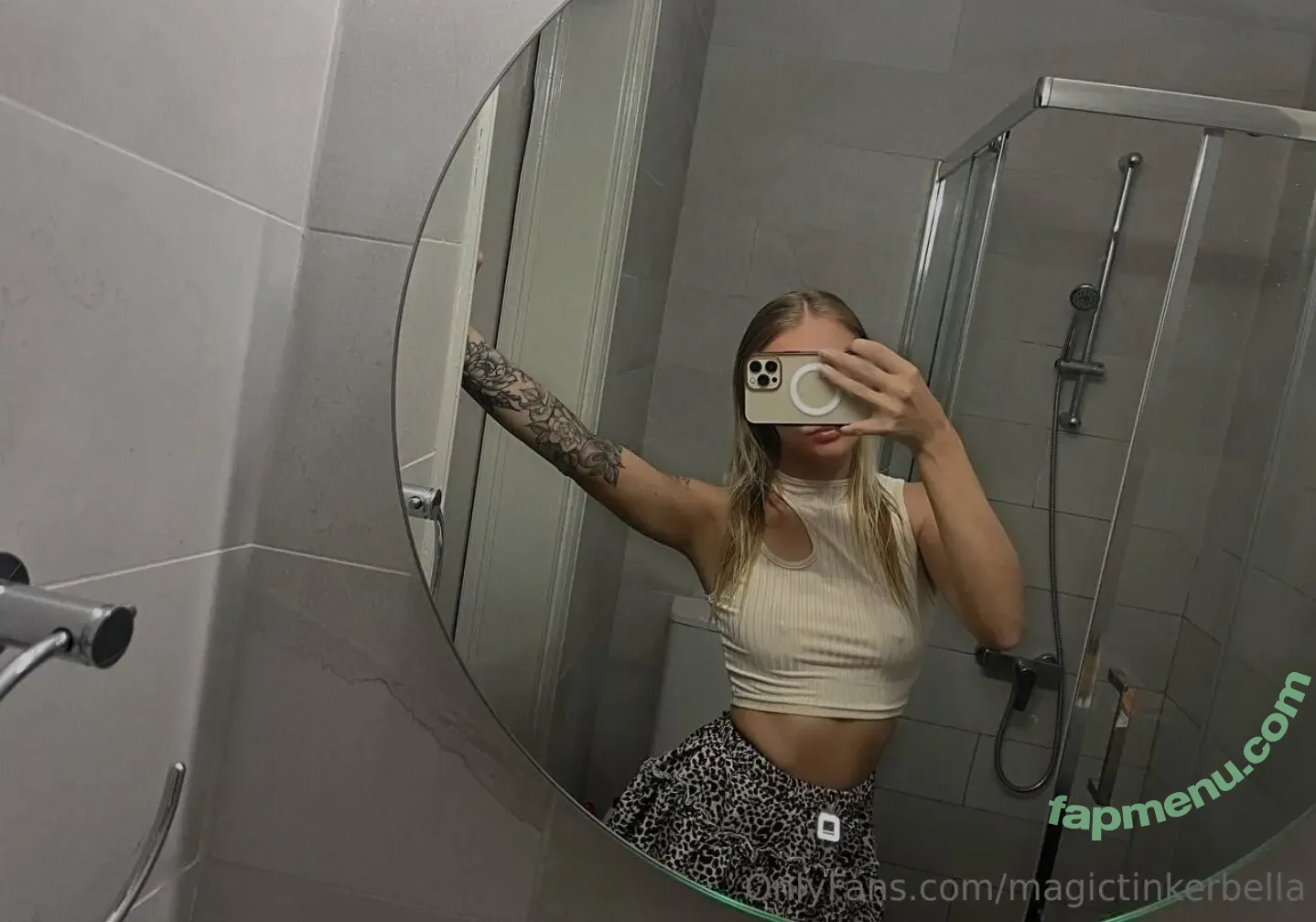 Its Bella nude photo #0003 (Its Bella)