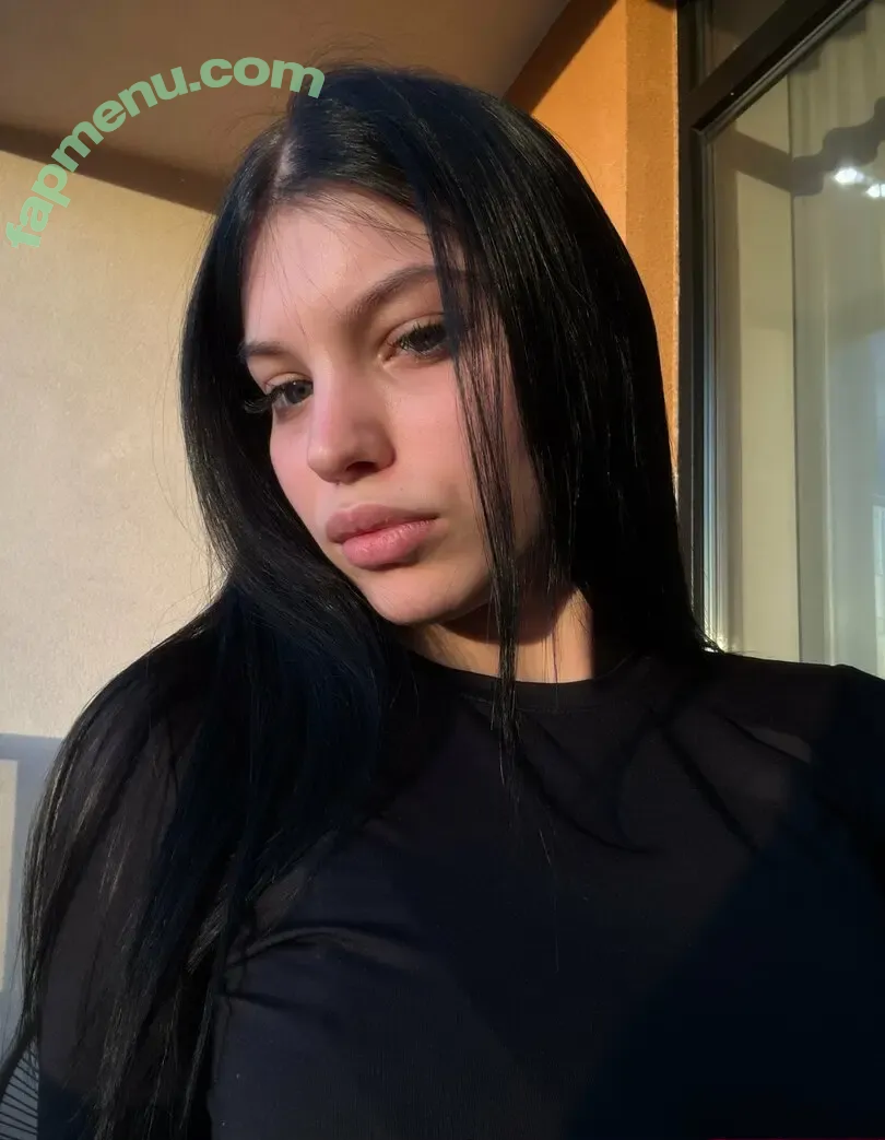 its_mia_blo0m nude photo #0004 (Serzapious)