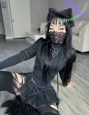 its_pyro_kitten / its.pyro.kitten nude photo #0175