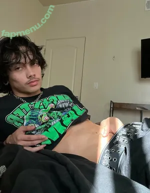 its.solo / itssoloyt nude photo #0002