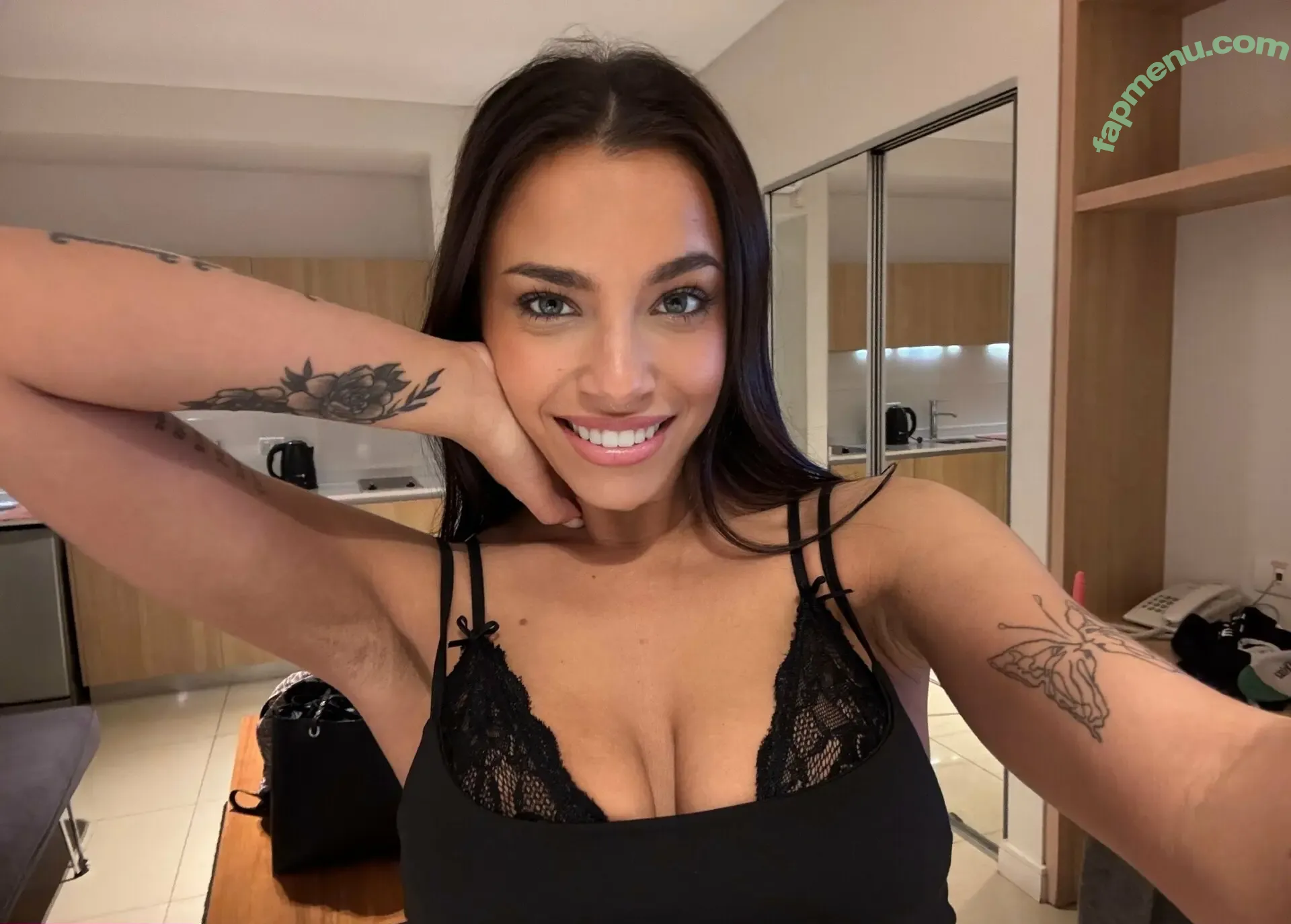 itsannabianchi nude photo #0006 (its_annabianchi)