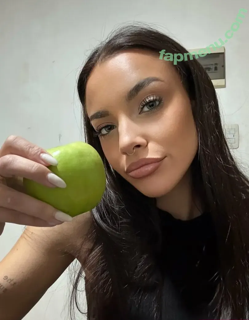 itsannabianchi nude photo #0012 (its_annabianchi)