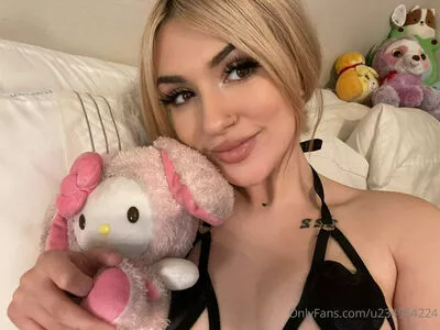 itsazaleaxo / thenewclassic nude photo #0003