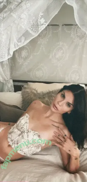 itsbellasonata / itsnotbella nude photo #0001