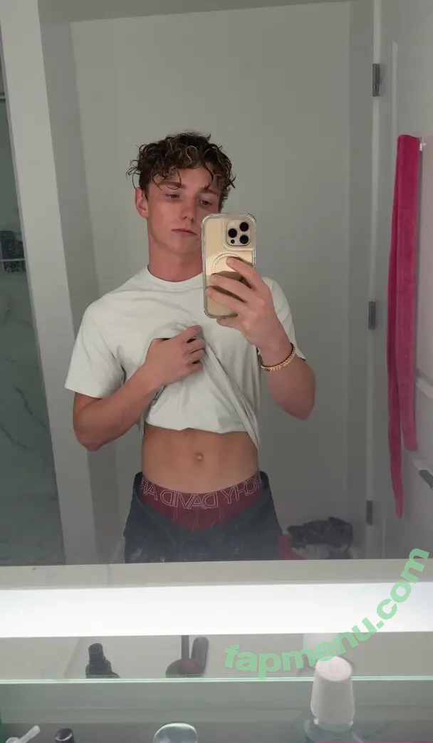 itsjacob2 nude photo #0002 (itsjacob2_)