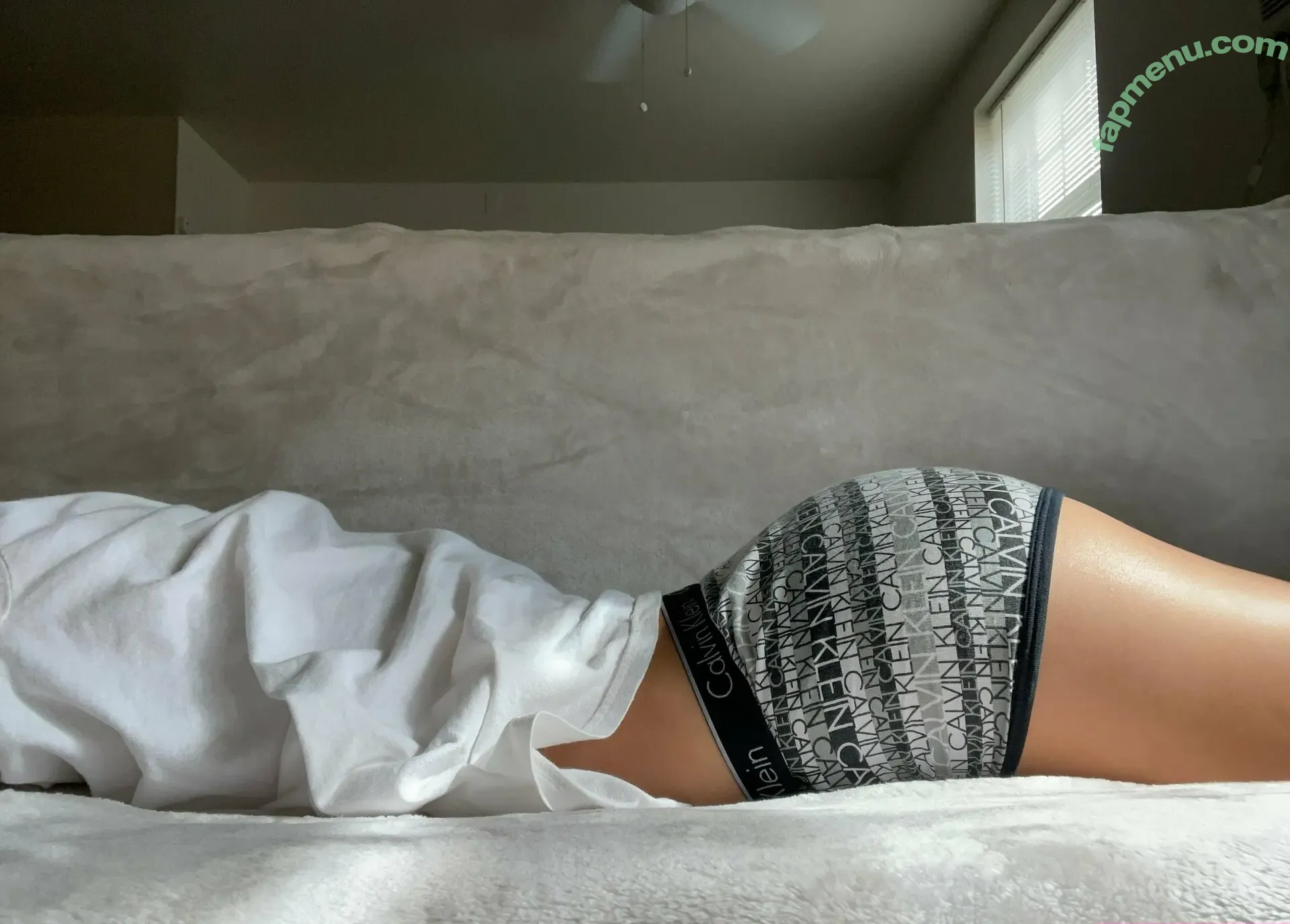 itty_b nude photo #0032 (itty__b)
