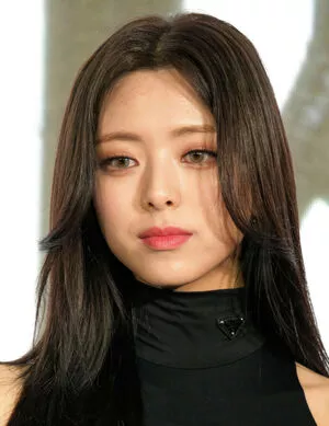 itzy.all.in.us / Shin Yu Na / Yuna ITZY / 유나 nude photo #0020