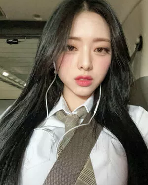 itzy.all.in.us / Shin Yu Na / Yuna ITZY / 유나 nude photo #0039