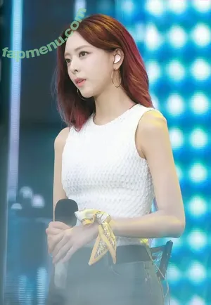 itzy.all.in.us / Shin Yu Na / Yuna ITZY / 유나 nude photo #0661