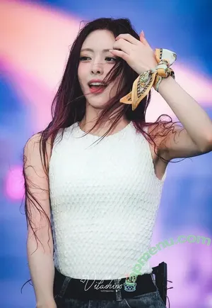 itzy.all.in.us / Shin Yu Na / Yuna ITZY / 유나 nude photo #0671