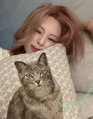 itzy.all.in.us / Shin Yu Na / Yuna ITZY / 유나 nude photo #0687