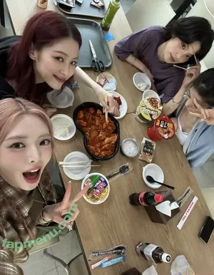 itzy.all.in.us / Shin Yu Na / Yuna ITZY / 유나 nude photo #0692